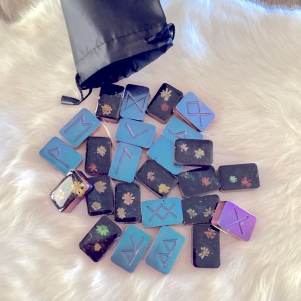 Handmade Resin Viking Norse Runes Flowers Color Change Stones